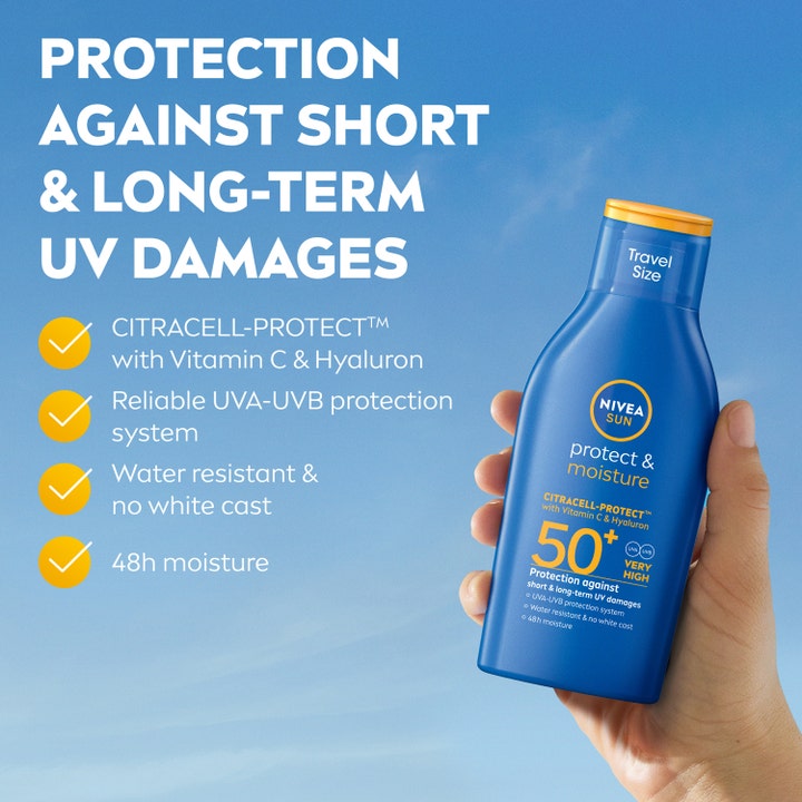NIVEA Sun Protect & Moisture Lotion SPF50+ 100 ml fuktighetsgivende solkrem i blå reiseflaske med vitamin C og hyaluron