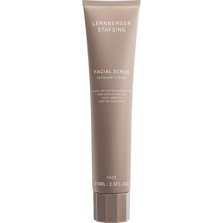Lernberger Stafsing Facial Scrub 75 ml eksfolierende ansiktsskrubb for silkemyk hud i beige tube med fasettert kork