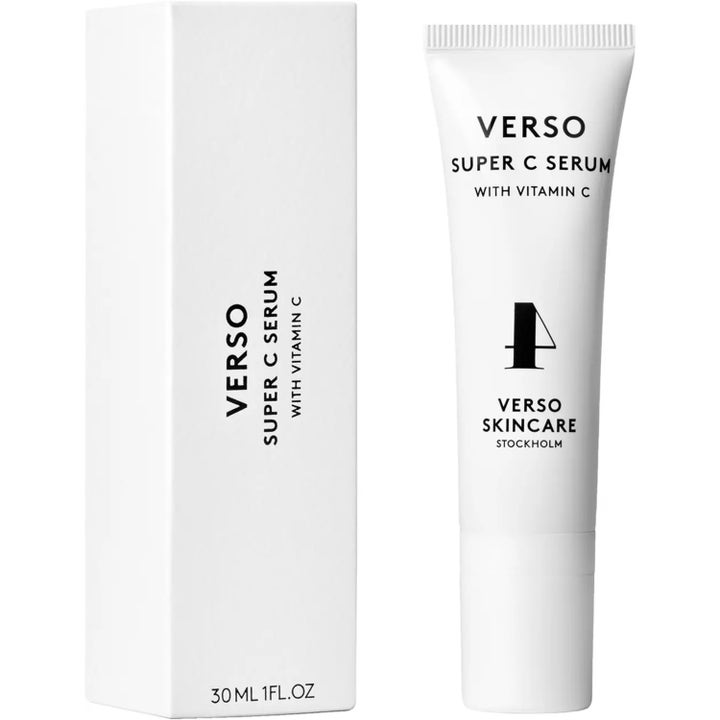 Verso N°4 Super C Serum 30 ml vitamin C serum i hvit tube og eske som gir huden ny glød og beskyttelse