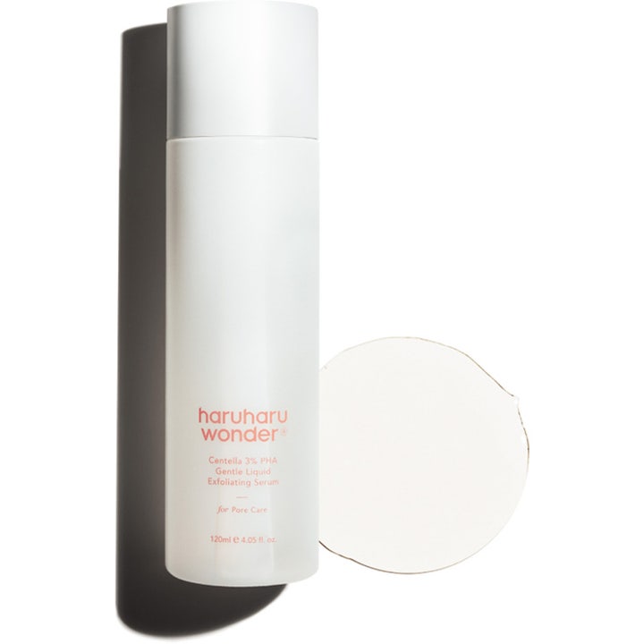 haruharu wonder Centella 3% PHA Gentle Liquid Exfoliating Serum 120 ml i hvit flaske med klar tekstur