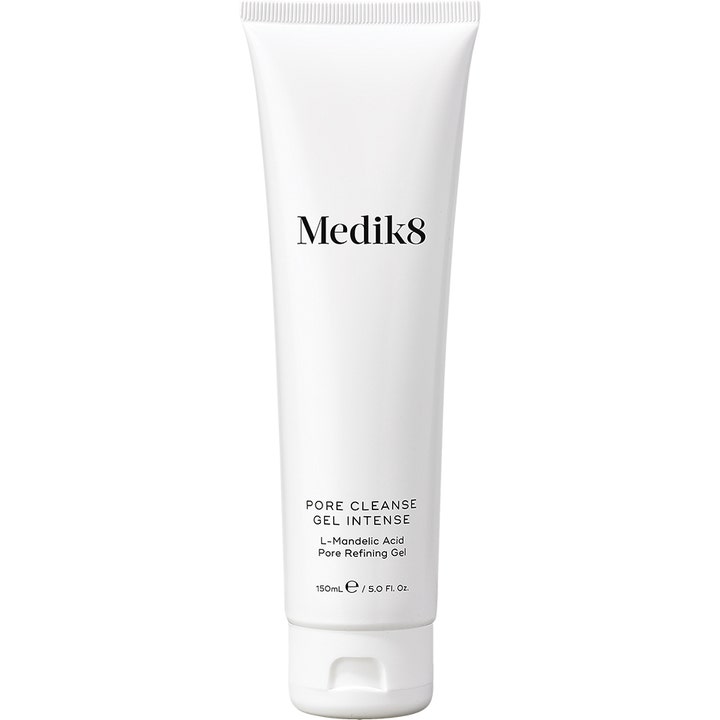 Medik8 Pore Cleanse Gel Intense 150 ml dyprensende gel som minsker porer i en hvit stilren tube med flippkork