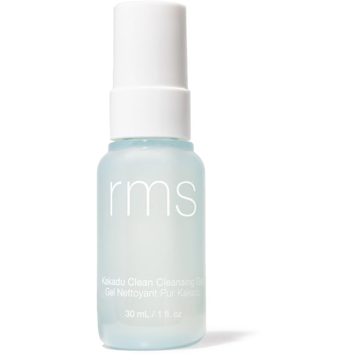 RMS Beauty Kakadu Clean Cleansing Gel 30 ml rensegel gir klar hud i en frostet glassflaske med hvit pumpe