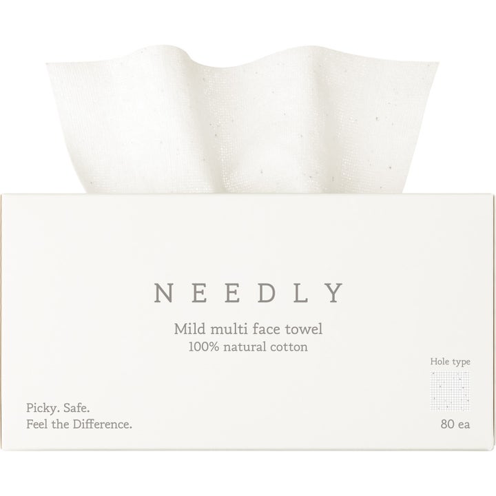 Needly Mild Multi Face Towel 80 stk ansiktsservietter i bomull i hvit eske med en hvit teksturert serviett som stikker opp