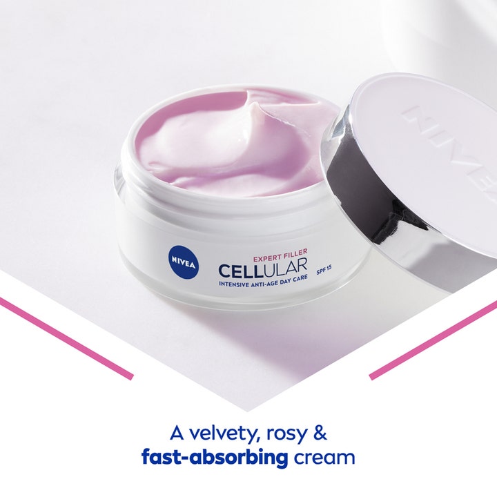 NIVEA Cellular Expert Filler 50 ml dagkrem i krukke med lyserosa fløyelsmyk tekstur og SPF 15