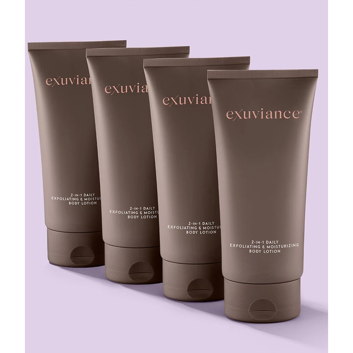 Exuviance 2 in 1 Daily Exfoliating &amp; Moisturizing Body Lotion 177 ml i fire brune tuber på lilla bakgrunn.