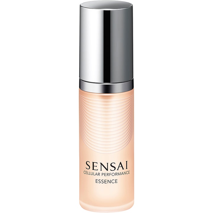 Sensai Cellular Performance Essence 40 ml oppstrammende serum i ferskenfarget flaske med bølgemønster og blankt sølvlokk.