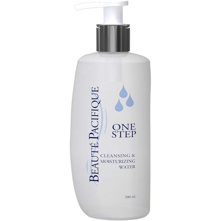 Beauté Pacifique One Step Cleansing & Moisturizing Water 200 ml som renser og fukter i frostet flaske med hvit pumpe.