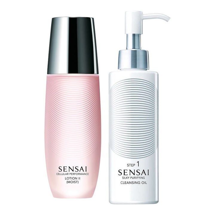 Sensai Cellular Performance Lotion II og Cleansing Oil fuktgivende hudpleie i rosa og hvit flaske med bølgemønster