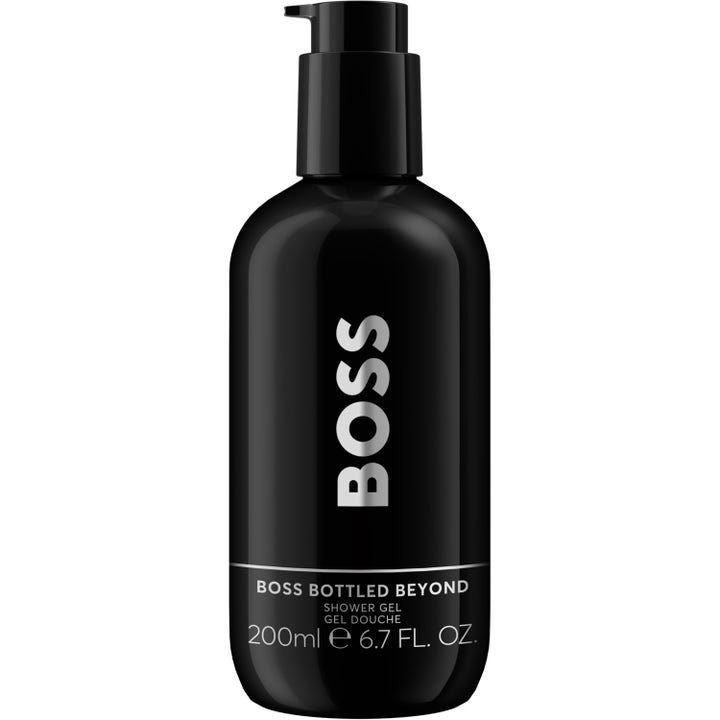 Hugo Boss Bottled Beyond 200 ml dusjgelé i en stilren sort flaske med praktisk pumpe og sølvdetaljer