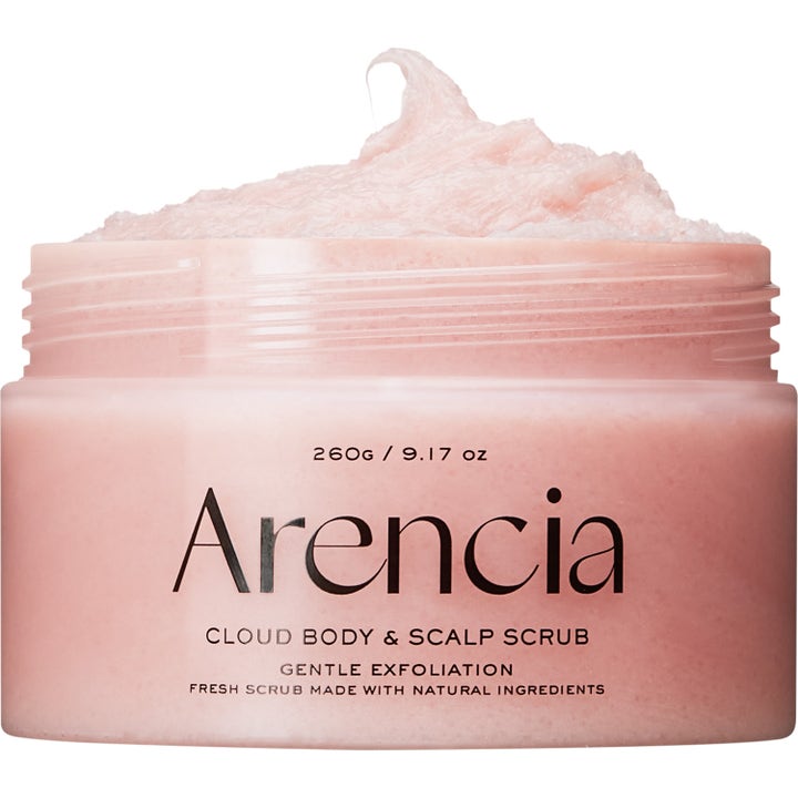 Arencia Cloud Body & Scalp Scrub 260g gir skånsom eksfoliering med en luftig pisket tekstur i lys rosa krukke