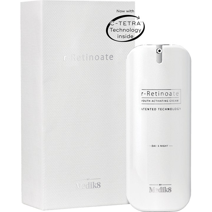 Medik8 r-Retinoate Day & Night 50 ml ansiktskrem i hvit pumpeflaske med C-Tetra teknologi og eske