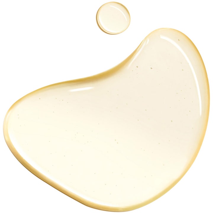 Clarins Total Cleansing Oil 150 ml ansiktsrens fjerner sminke med en gyllen og lettflytende oljetekstur.