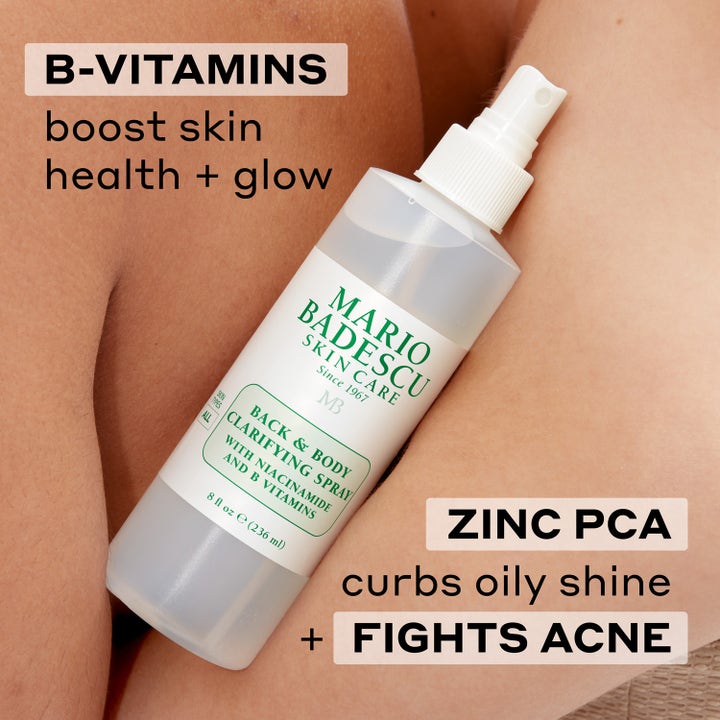Mario Badescu Back And Body Clarifying Spray 236 ml kroppsspray med B-vitaminer og sink PCA mot akne vist på hud
