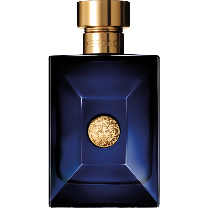 Versace Dylan Blue Pour Homme maskulin duft i dyp blå firkantet glassflaske med ikonisk gull Medusa-detalj.