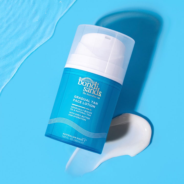 Bondi Sands Gradual Tan Face Lotion 50 ml fuktighetsgivende selvbruning i blå pumpeflaske med hvit kremtekstur