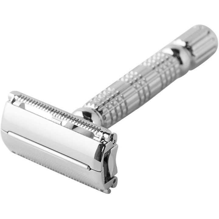 Benjamin Barber Safety Razor Chrome for tett barbering i blankt metall med rillet håndtak for stødig grep.