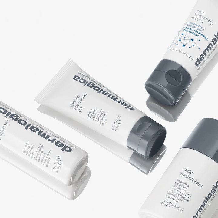 Dermalogica Discover Healthy Skin Kit med fire produkter som gir sunn hud i hvite tuber på hvit bakgrunn