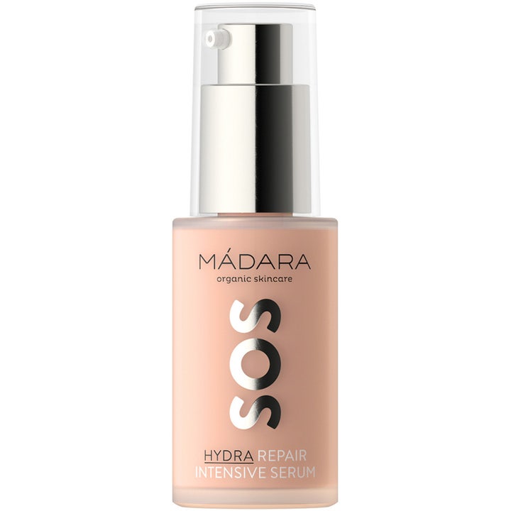Mádara SOS Hydra Repair Intensive Serum fuktighetsgivende serum i frostet glass med ferskenfarget innhold og sølvdetaljer