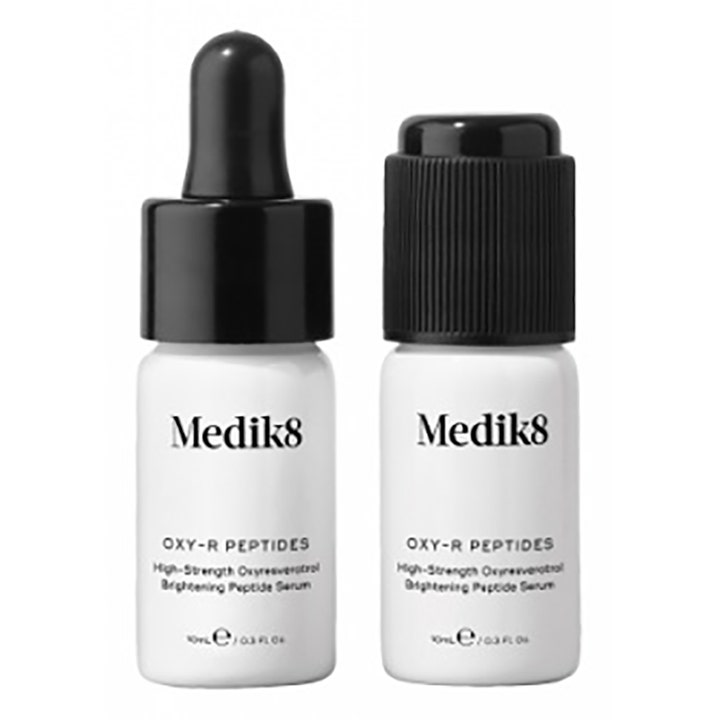 Medik8 Oxi-R Peptides 2x10 ml lysnende serum mot pigmentering i to hvite flasker med svart pipette