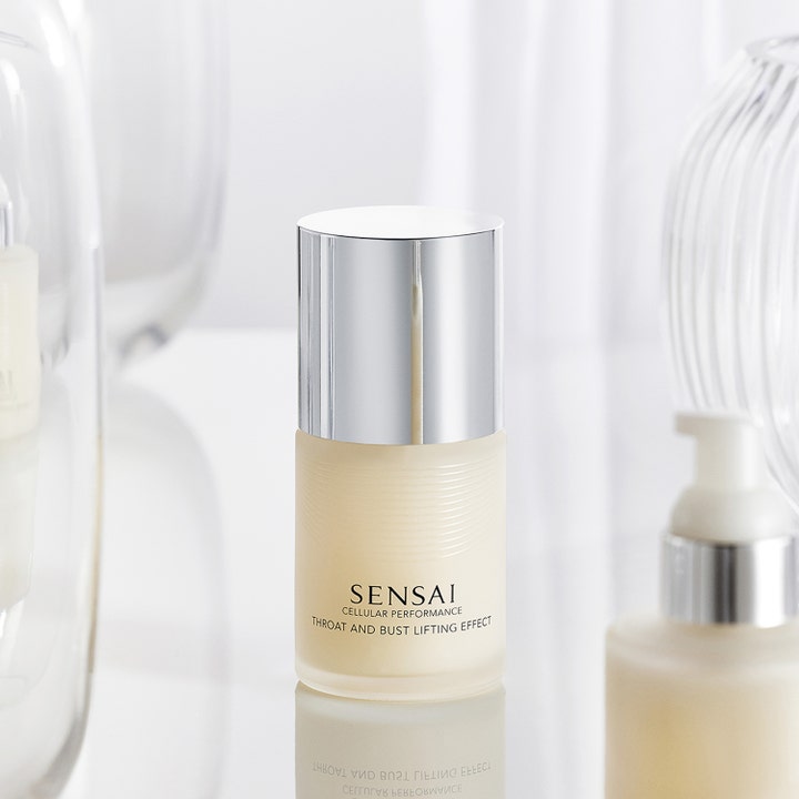 Sensai Cellular Performance Throat And Bust Lifting Effect 100 ml oppstrammende krem i frostet glassflaske med sølvlokk