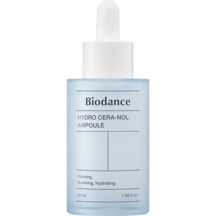 Biodance Hydro Cera-nol Ampoule 50 ml beroligende ansiktsserum i lyseblå frostet glassflaske med hvit pipette