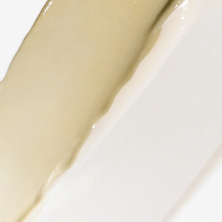 Dermalogica PowerBright Dark Spot System mot pigmentflekker viser en glatt beige og hvit kremtekstur