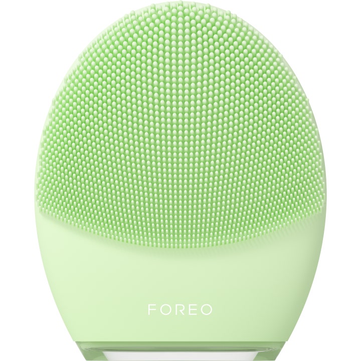 Foreo Luna 4 ansiktsbørste som gir dyprens i form av en mintgrønn silikonenhet med myke nupper og oval form