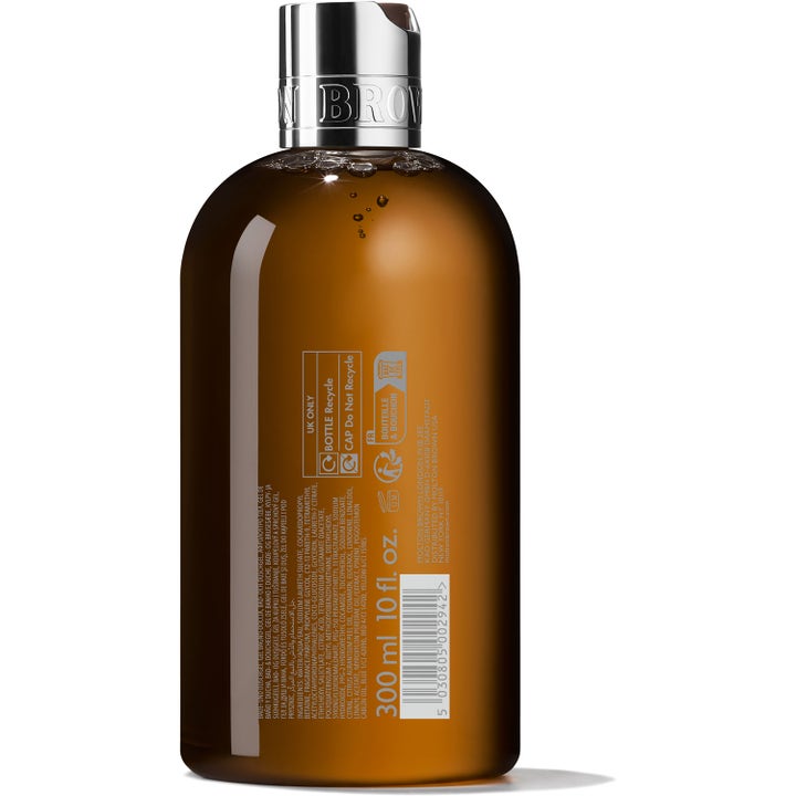 Molton Brown Tobacco Body Wash 300 ml dusjsåpe i brun gjennomsiktig flaske med ingrediensliste bakpå.