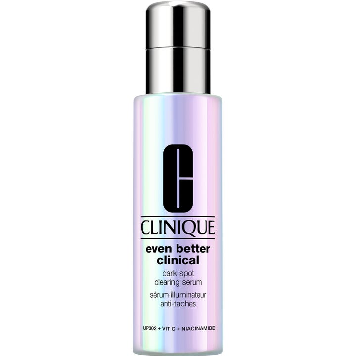 Clinique Even Better Clinical Dark Spot Clearing Serum mot pigmentflekker i en irriserende flaske med sølvkork.