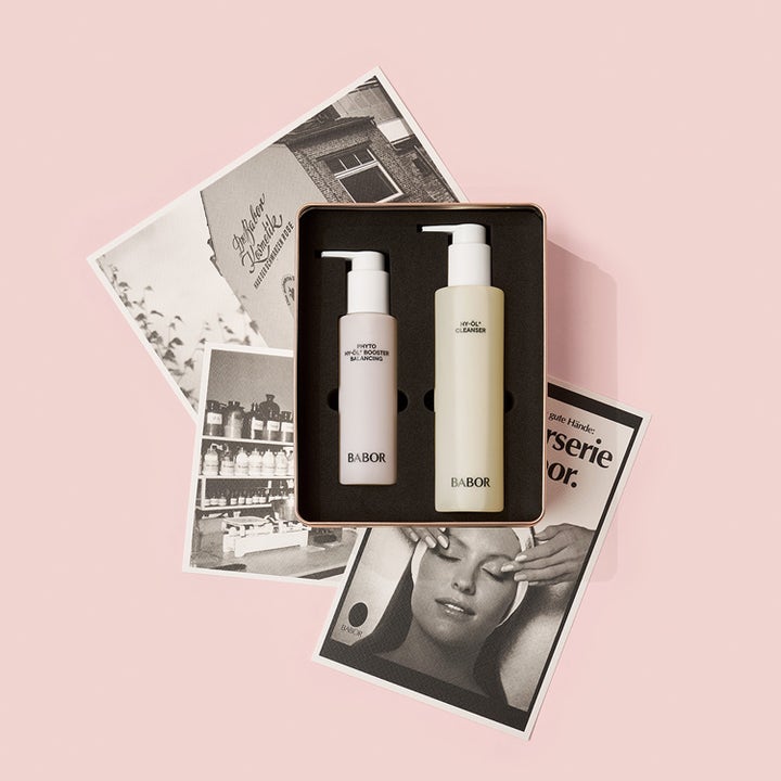 Babor Anniversary Set HY-ÖL & Phyto Balancing 300 ml rensesett gir balansert hud med to hvite flasker og vintagebilder.