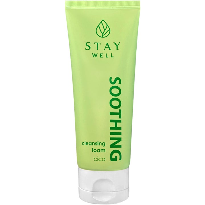 Stay Well Soothing Cleansing Foam Cica 120 ml beroligende ansiktsrens i lysegrønn tube med hvit kork Stay Well Soothing Cleansing Foam Cica beroligende ansiktsrens i lysegrønn plasttube med hvit kork