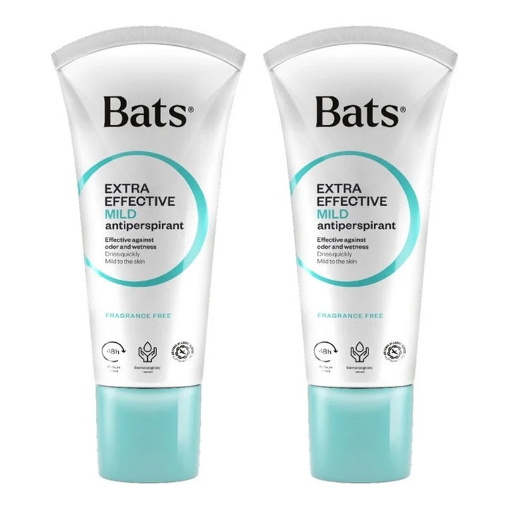 Bats Extra Effective Mild Antiperspirant 2-pakning uparfymert deodorant i hvite tuber med blå korker som motvirker svette.