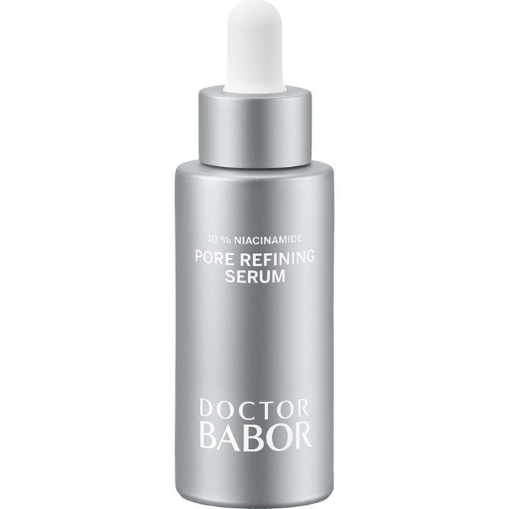 Doctor Babor Pore Refining Serum 30 ml minsker porer i en matt sølvgrå flaske med hvit pipette.