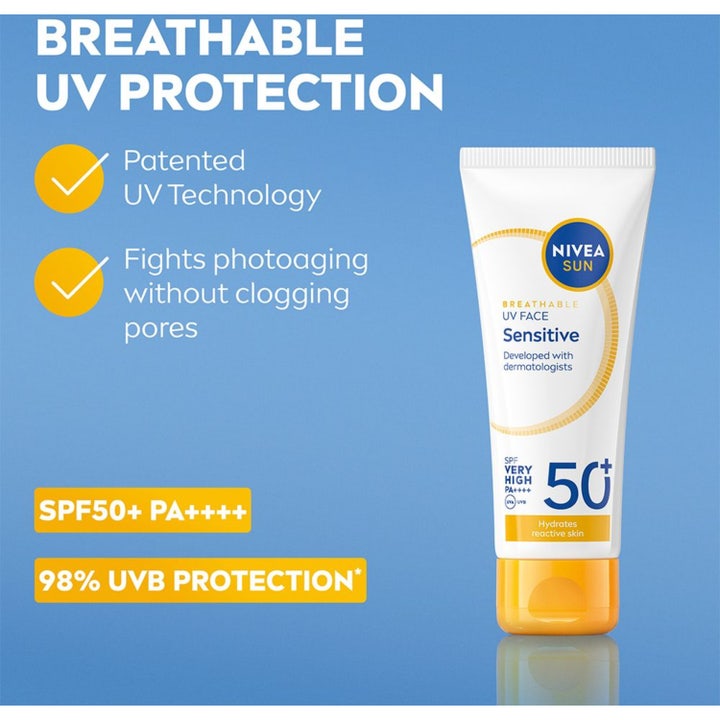 NIVEA UV Face Sensitive Cream 40 ml beroligende solkrem SPF 50+ i hvit tube med gult lokk og infografikk.