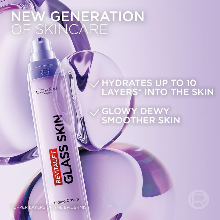 L'Oréal Paris Revitalift Filler Glass Skin 50 ml fuktighetskrem i lilla pumpeflaske som gir glød og fuktighet.