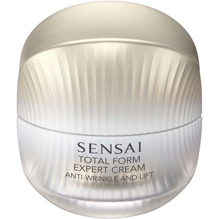 Sensai Total Form Expert Cream 40 ml oppstrammende ansiktskrem i en elegant hvit og perlemorskimrende krukke