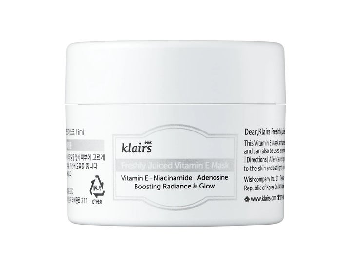 Klairs Freshly Juiced Vitamin E Mask 15 ml glødgivende ansiktsmaske i en kompakt hvit krukke med sølvdetaljer