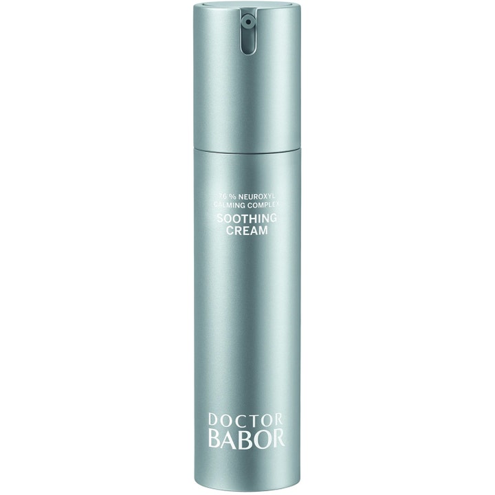 Doctor Babor Soothing Cream beroligende ansiktskrem i en lyseblå metallic pumpehylse med Neuroxyl.