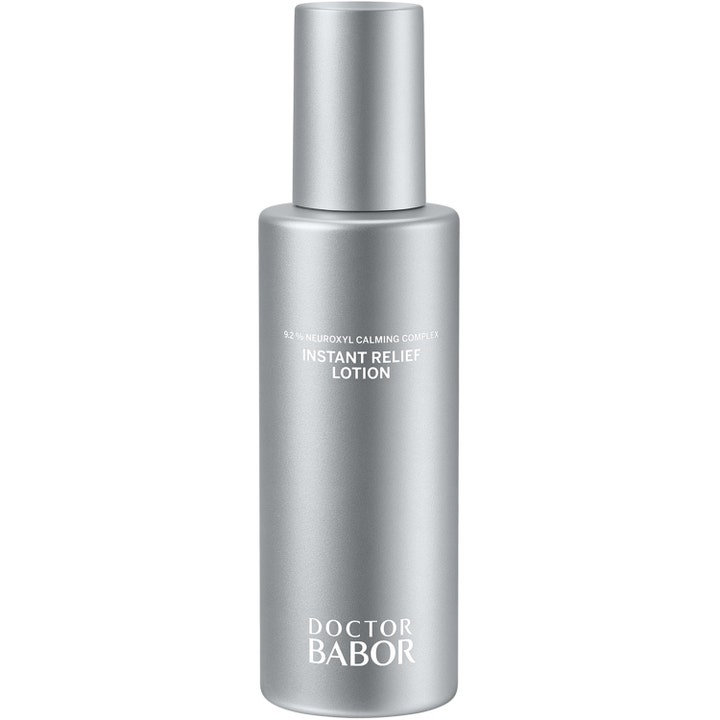 Doctor Babor Instant Relief Lotion beroligende ansiktslotion i en matt sølvfarget flaske med matchende kork.