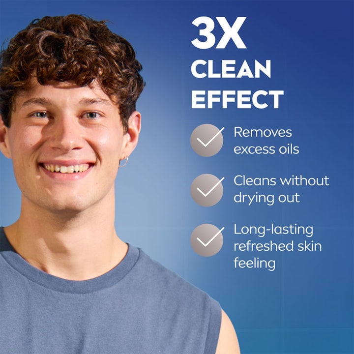 NIVEA MEN Hydrocare Face Wash 100 ml forfriskende ansiktsrens i blå tube omgitt av grønne planter