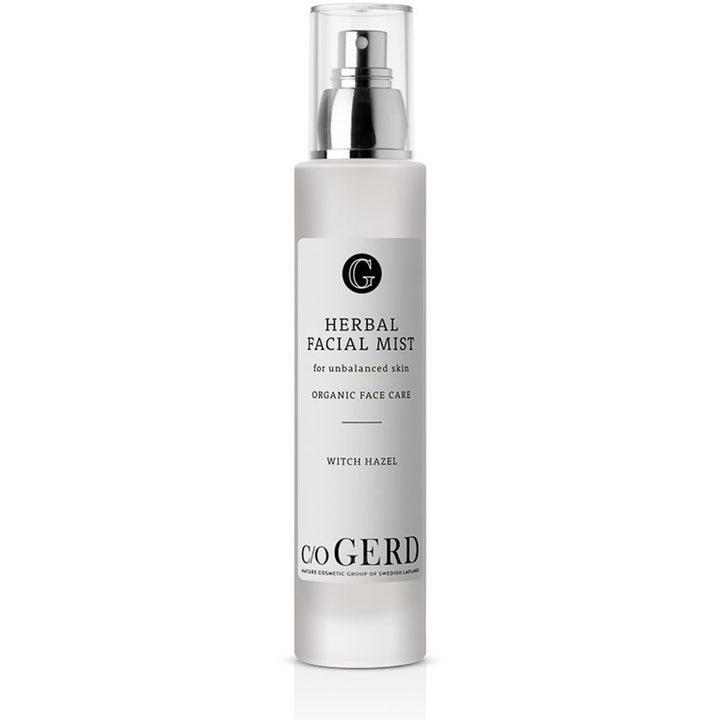 c/o Gerd Herbal Facial Mist balanserer huden i en frostet hvit sprayflaske med sølvfarget pumpe og gjennomsiktig kork.