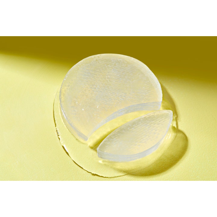 COSRX Advanced Snail Hydrogel Eye Patches 60 stk fuktighetsgivende øyemaske viser klare mønstrede gel-lapper i serum