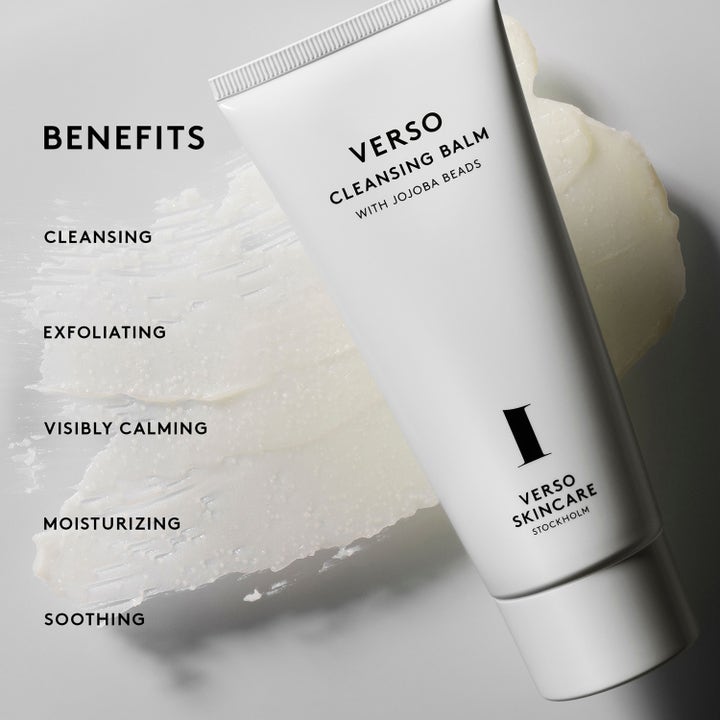 Verso N°1 Cleansing Balm 100 ml ansiktsrens i hvit tube med kornete tekstur som eksfolierer og beroliger huden.