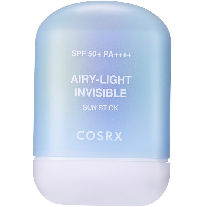 COSRX Airy-Light Invisible Sun Stick SPF 50+ solbeskyttelse i en lyseblå frostet solstift med hvit bunn