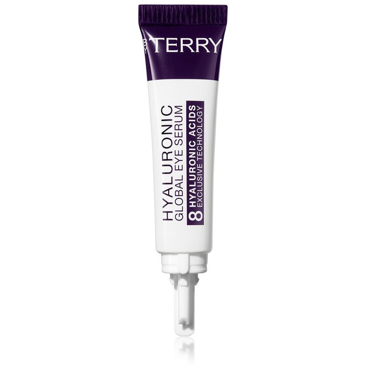 By Terry Hyaluronic Global Eye Serum fuktighetsgivende øyeserum i hvit tube med lilla detaljer og applikator