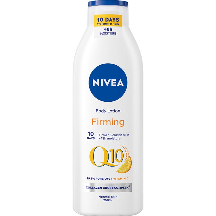 Nivea Q10 Firming Body Lotion 250ml oppstrammende fuktighetskrem i hvit flaske med blå kork og oransje detaljer.