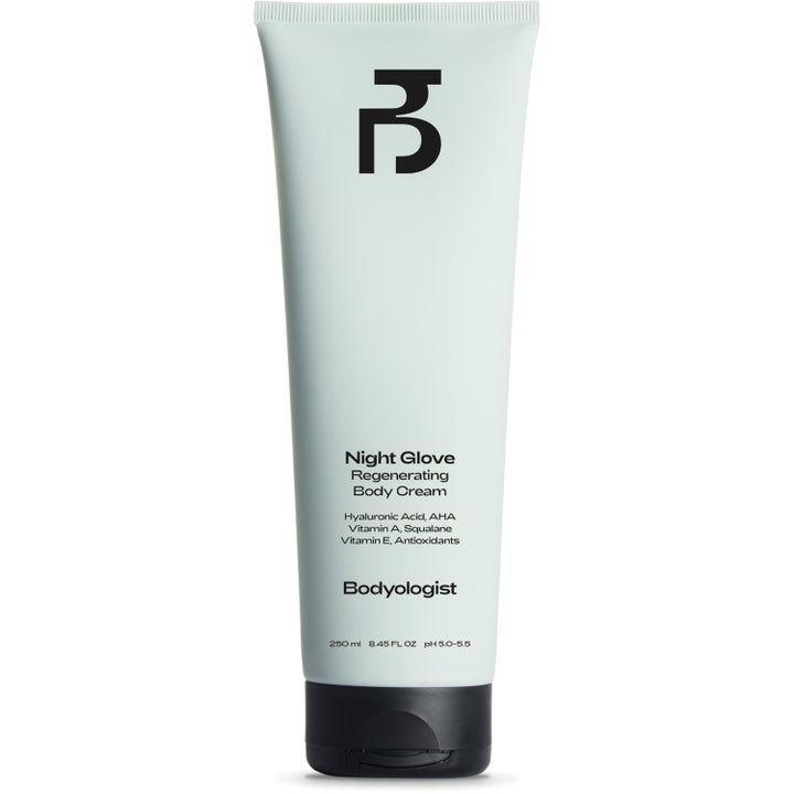 Bodyologist Night Glove 250 ml regenererende kroppskrem i lyseblå tube med fuktighetsgivende AHA og hyaluronsyre
