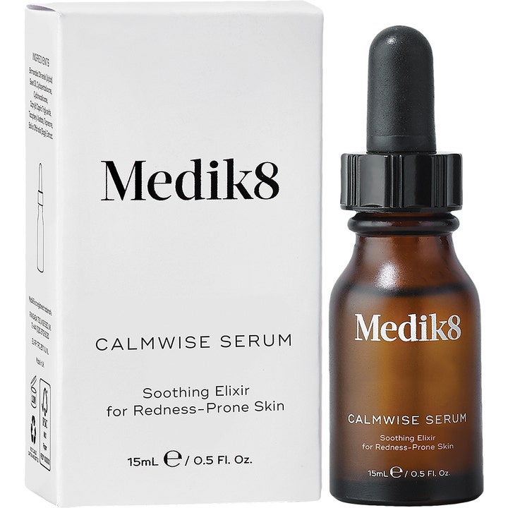 Medik8 Calmwise Serum 15 ml beroligende ansiktsserum mot rødhet i hvit eske og brun glassflaske med pipette