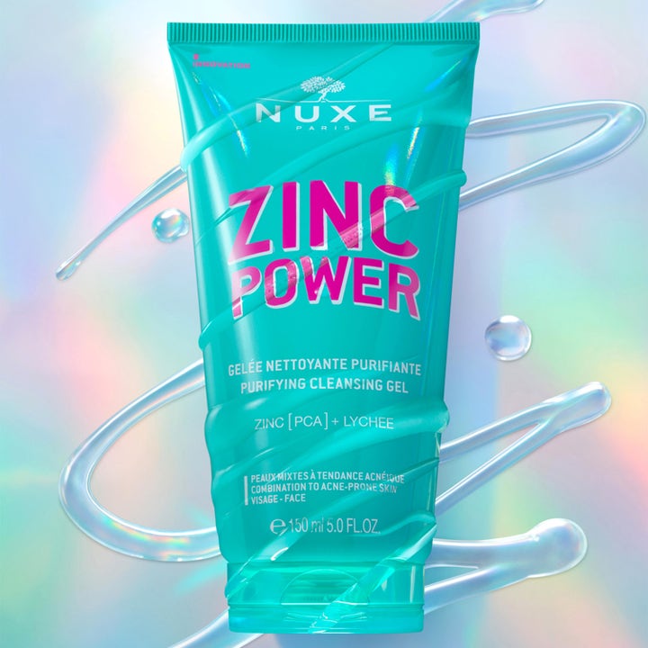 Nuxe Zinc Power Purifying Cleansing Gel 150 ml rengjøringsgel for uren hud i turkis tube omgitt av friske gel-virvler