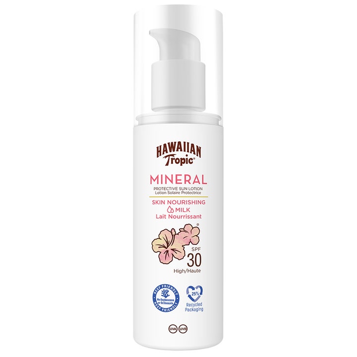 Hawaiian Tropic Mineral Skin Nourishing Milk SPF 30 nærende solkrem i hvit pumpeflaske med rosa hibiskus.